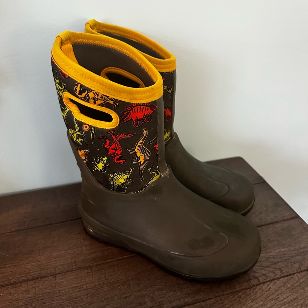 Neo Classic Bogs size 6